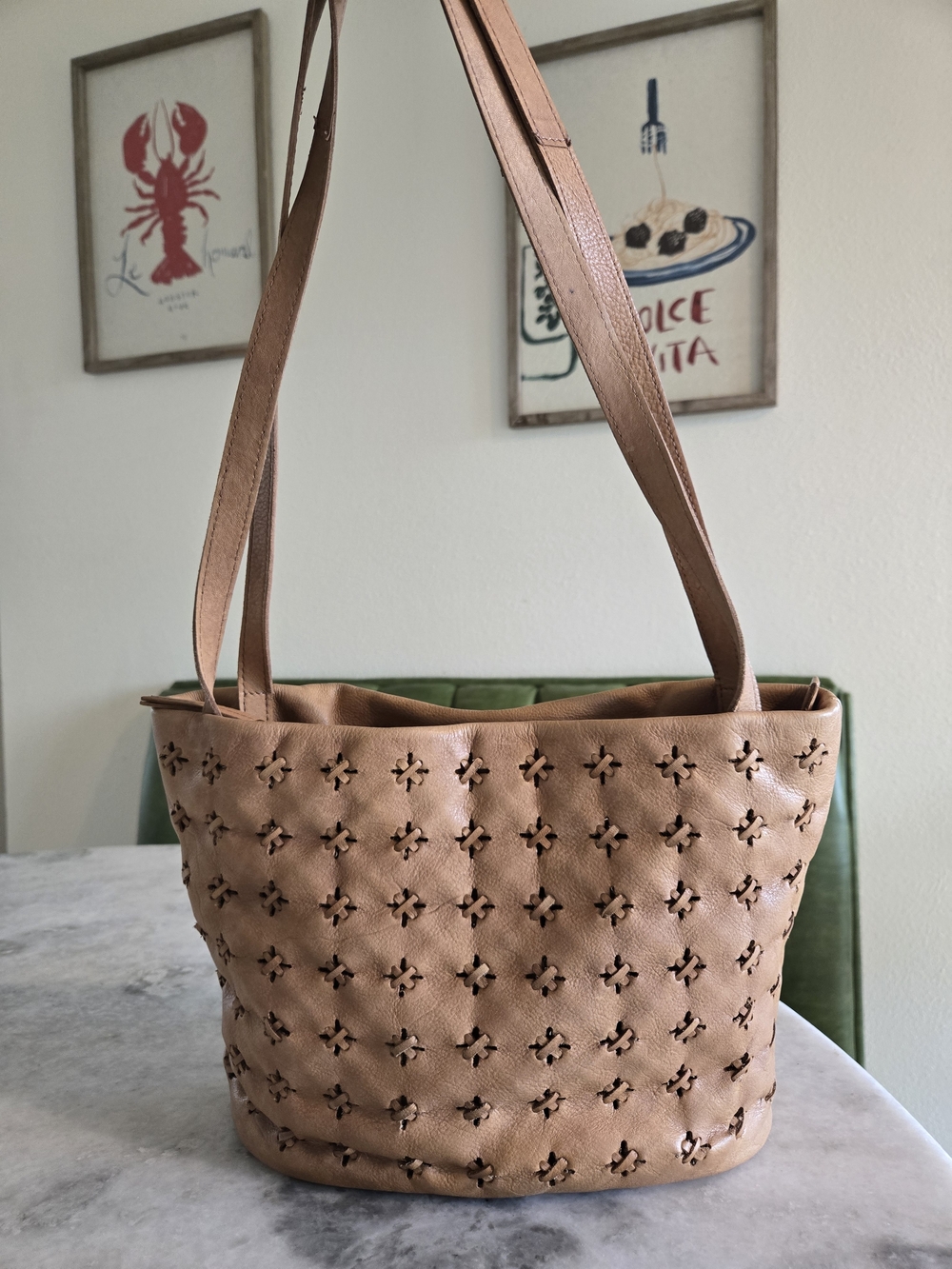 Vintage | 100% Leather Eyelet Shoulder Bag | Tan